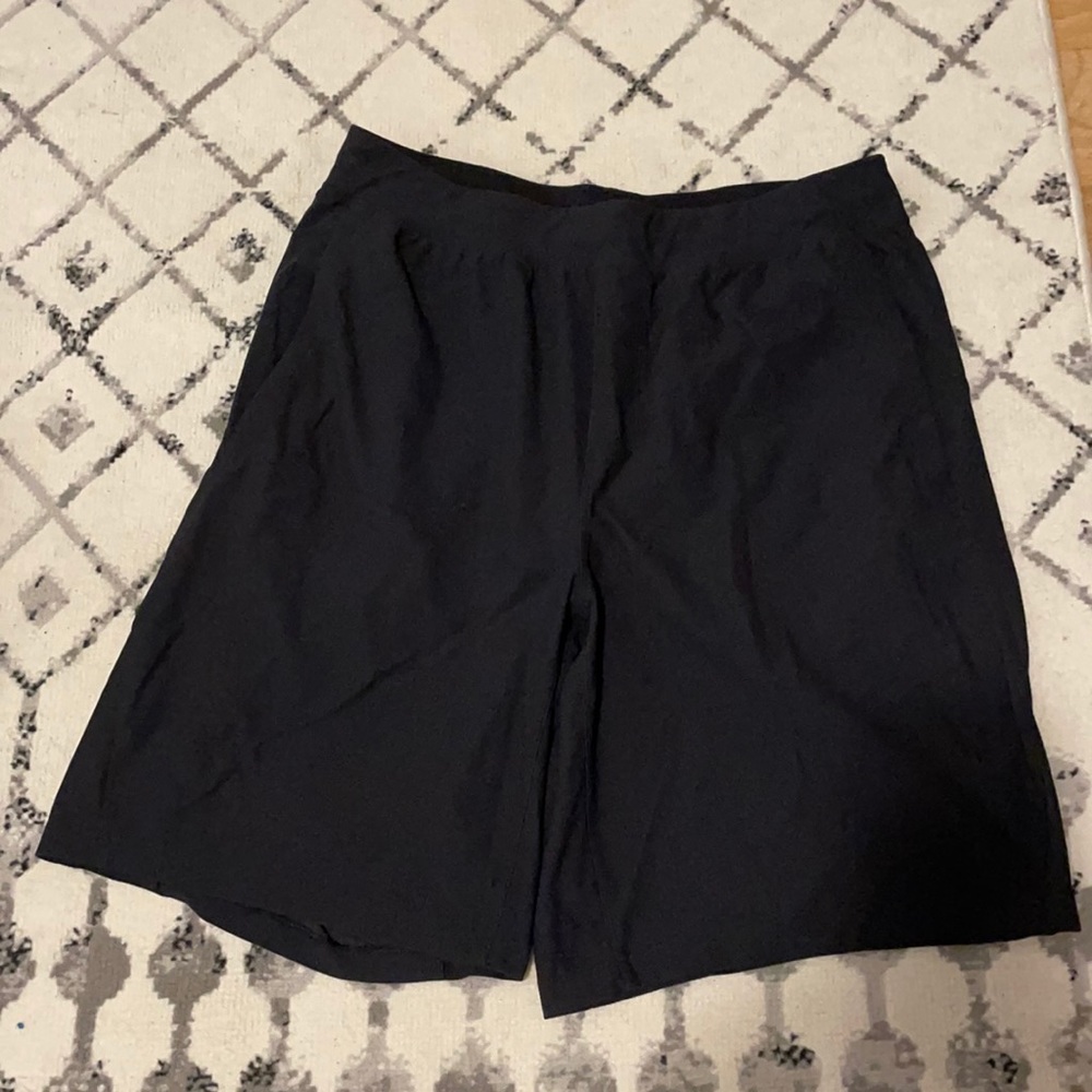 Lululemon Mens Shorts (size L)